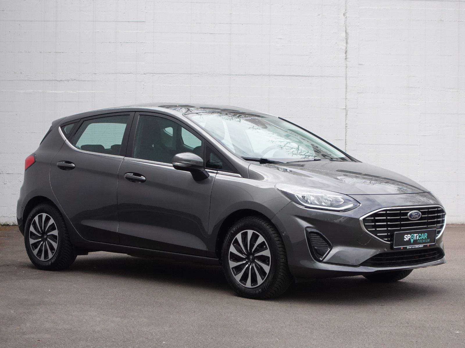 Fahrzeugabbildung Ford Fiesta 1,0 EcoBoost Titanium AHK,PDC,Kamera,LED
