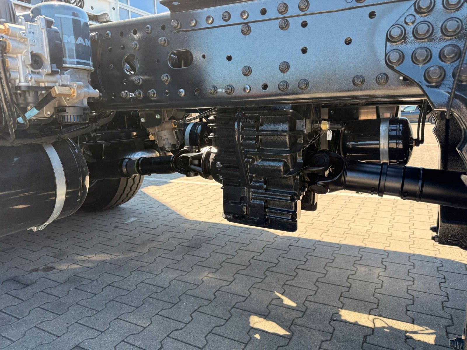 Fahrzeugabbildung MAN TGS 18.480 BL SA 4x4 mit Hydraulikvortbere* AhK