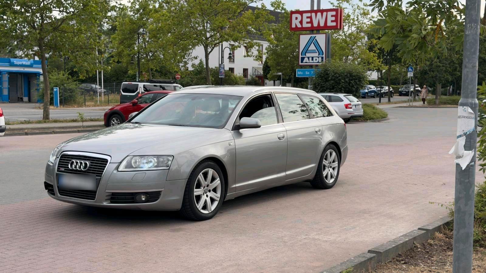 Audi A6 2005 — салон