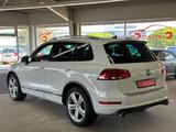 Volkswagen Touareg V6 TDI R-Line STHZ*AHK*PAN*SHZ*NAV*BX*RK - Volkswagen Touareg mit Diesel-Antrieb: Weiß