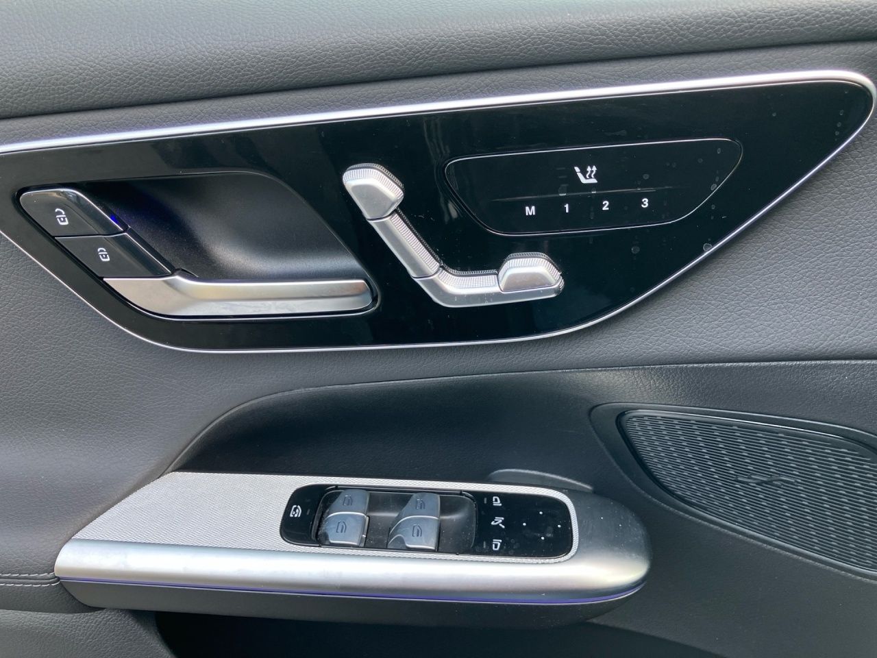 Fahrzeugabbildung Mercedes-Benz GLC 200 4M COUPE ALLRAD+AHK+LHZ+MEMORY+CARP+TOTW