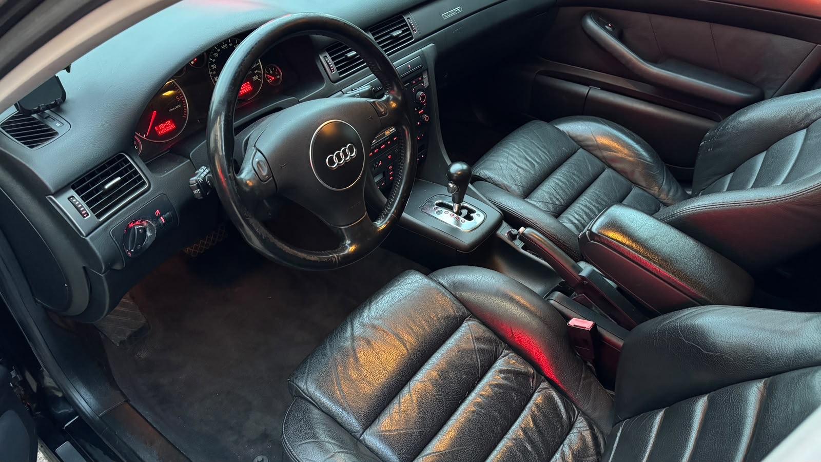 Audi Quattro 2004 — photo 11