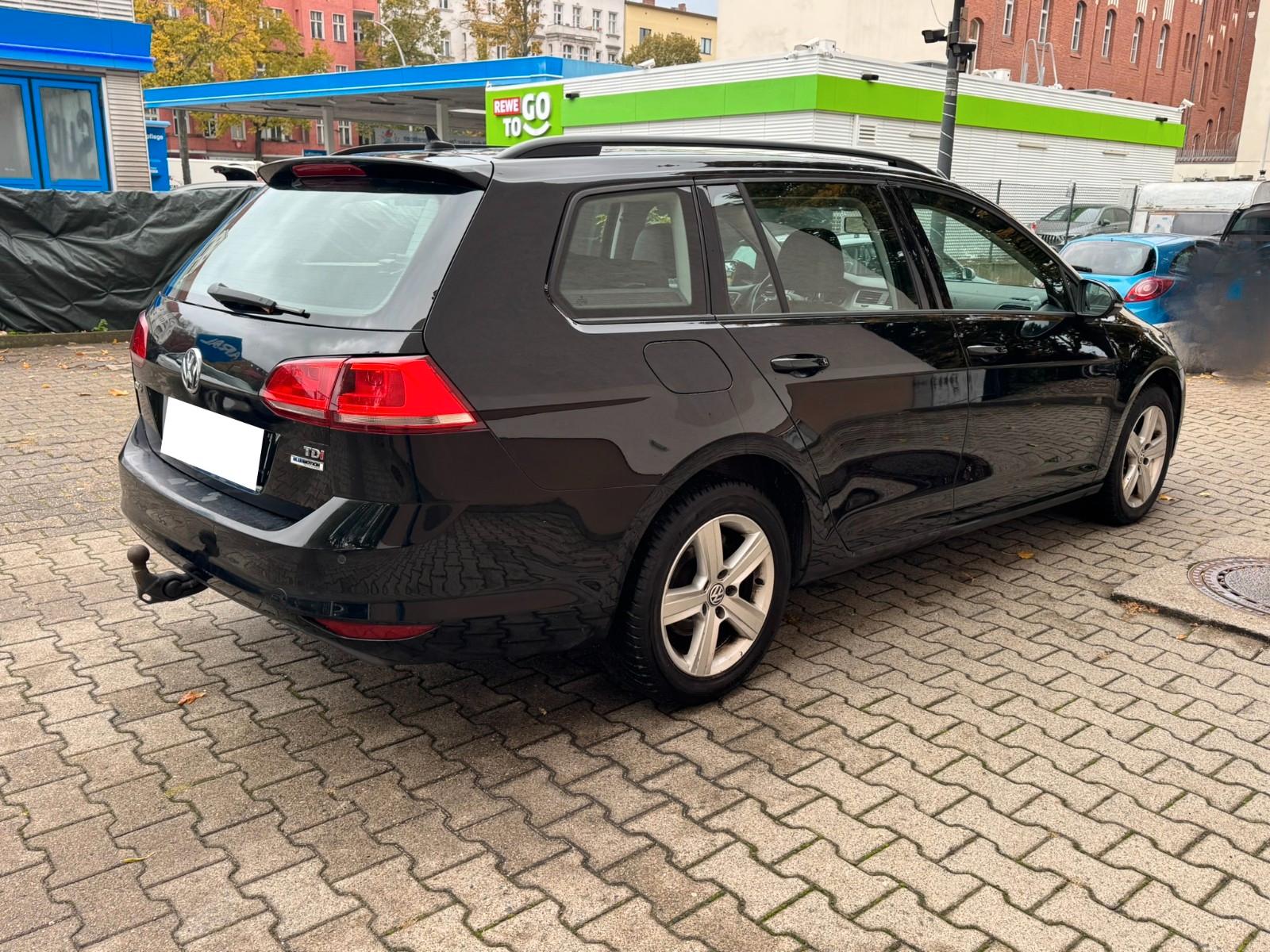 Volkswagen Golf 2015 — interior