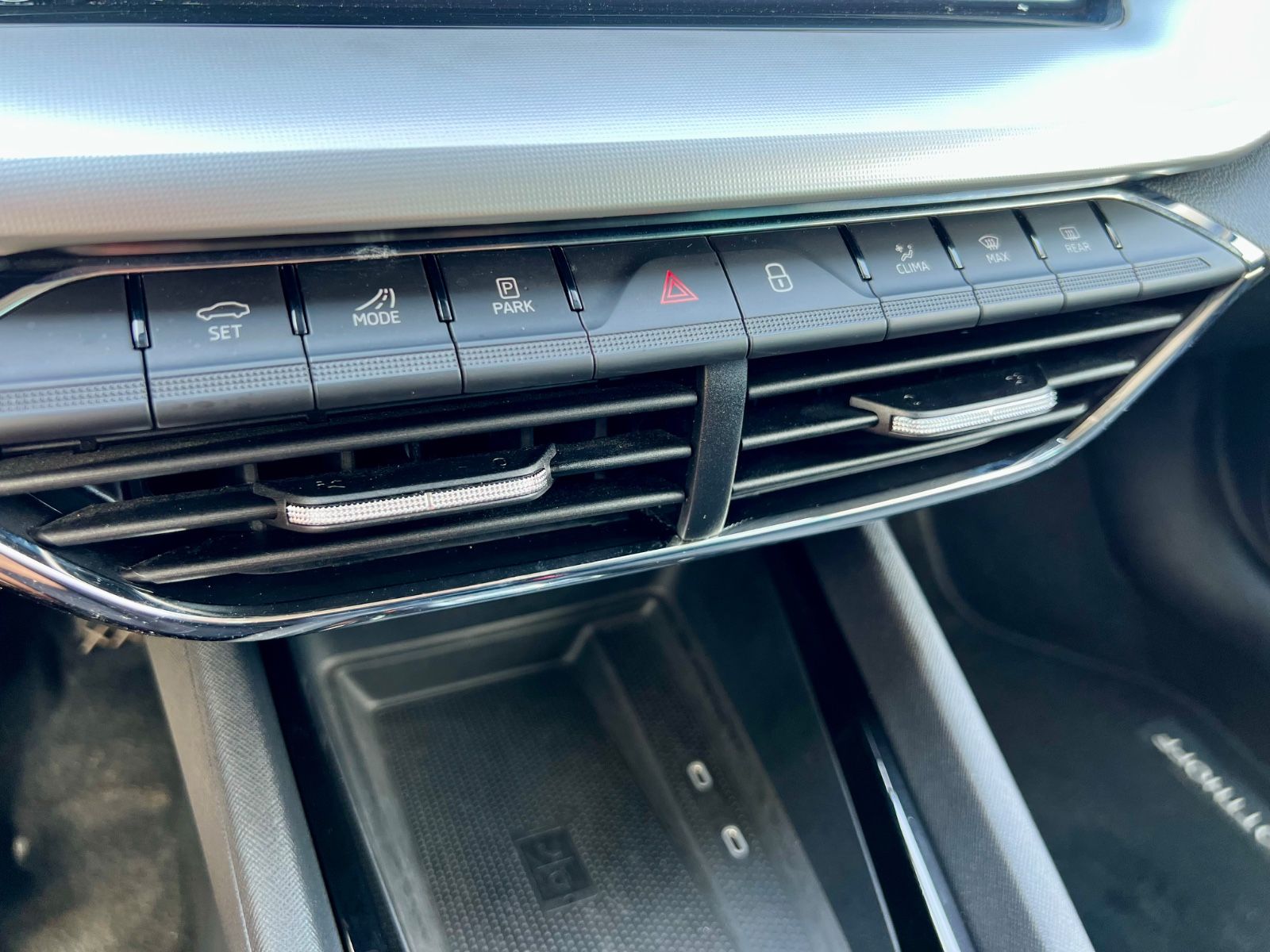 SKODA Octavia Ambition AAC AHK SHZ NAVI