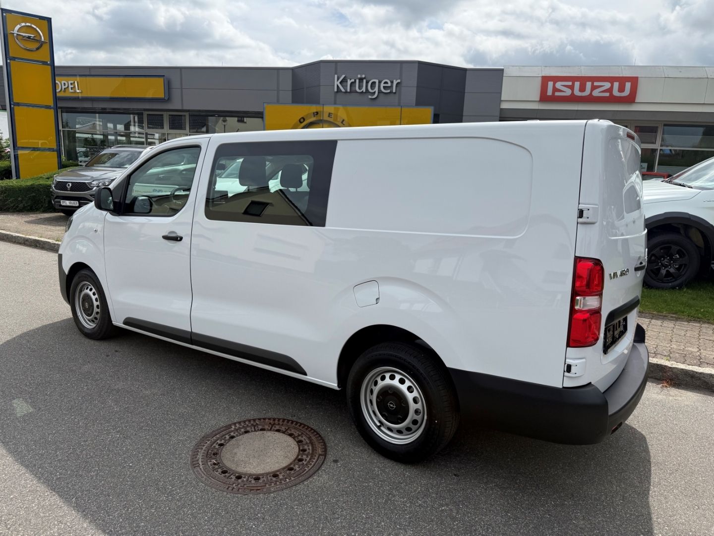 Fahrzeugabbildung Opel Vivaro 2.2 XL +SHZ+LHZ+Kamera+Laderaumschutz