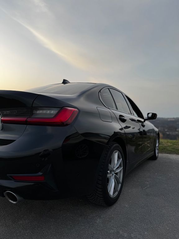 Image of BMW 330