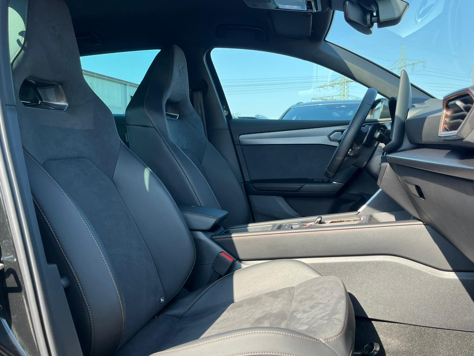 Vehicle illustration CUPRA Leon 1.5 eTSI EDGE DSG*ACC*KAM*18"5JGARANTIE