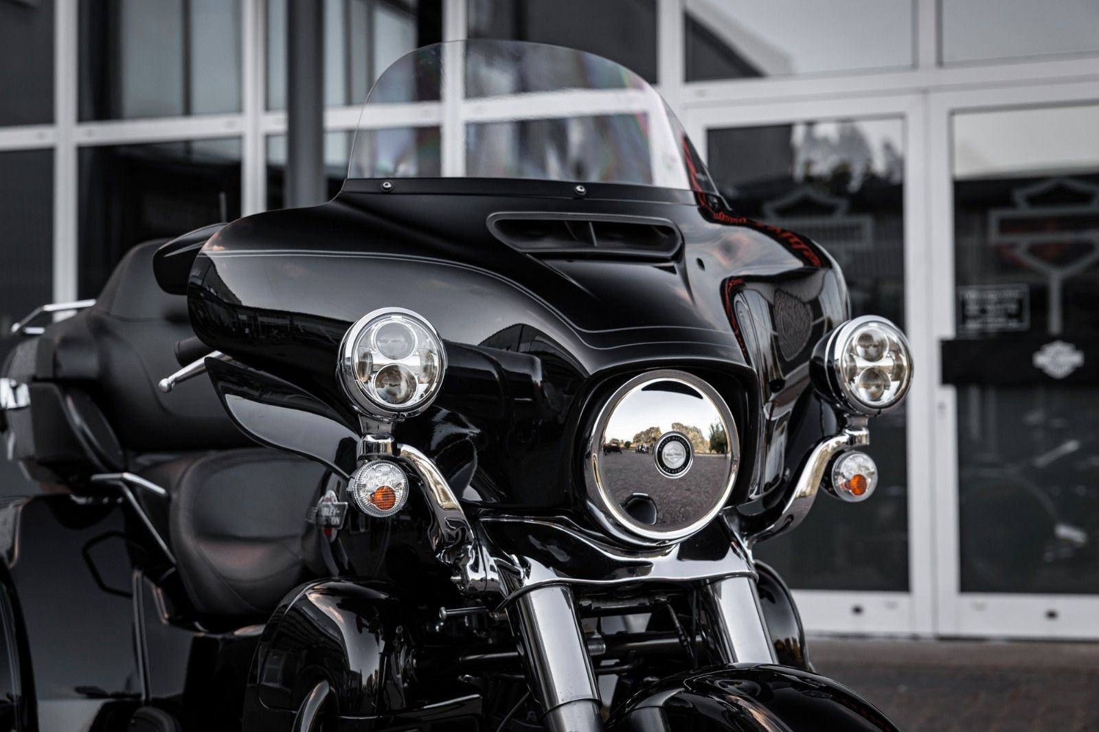 Fahrzeugabbildung Harley-Davidson TRI GLIDE ULTRA TRIKE - JEKILL&HYDE H-D ROULETTE