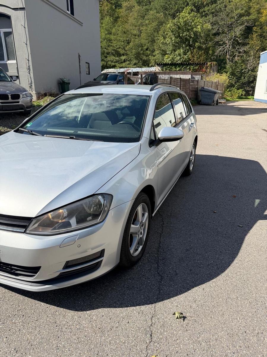 Volkswagen Golf 2013 — interior