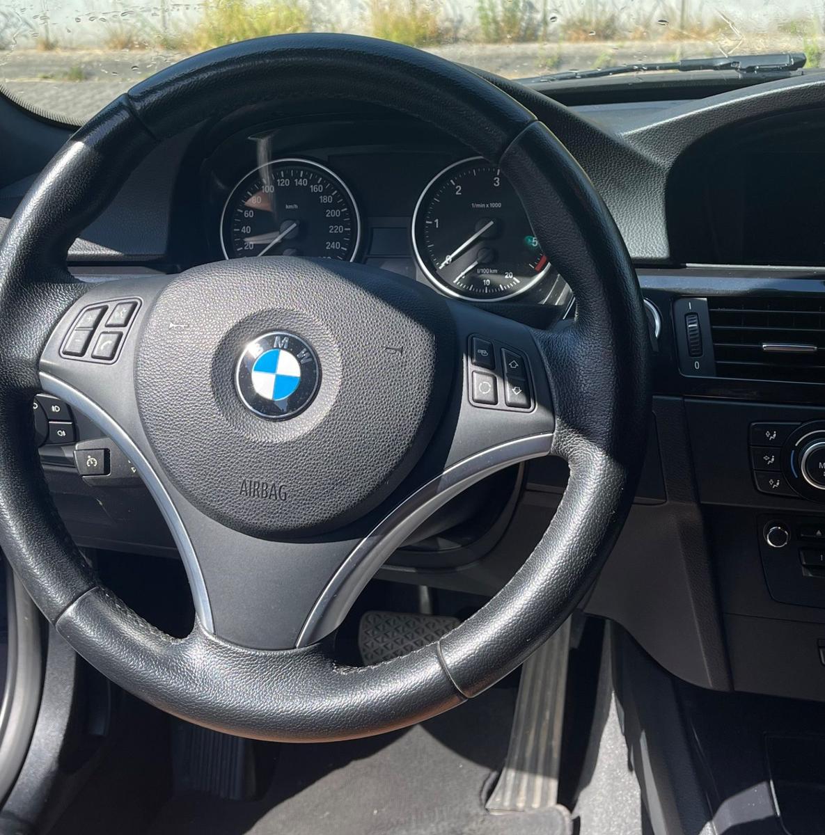 BMW 330 2011 — engine 245 HP (180kW)