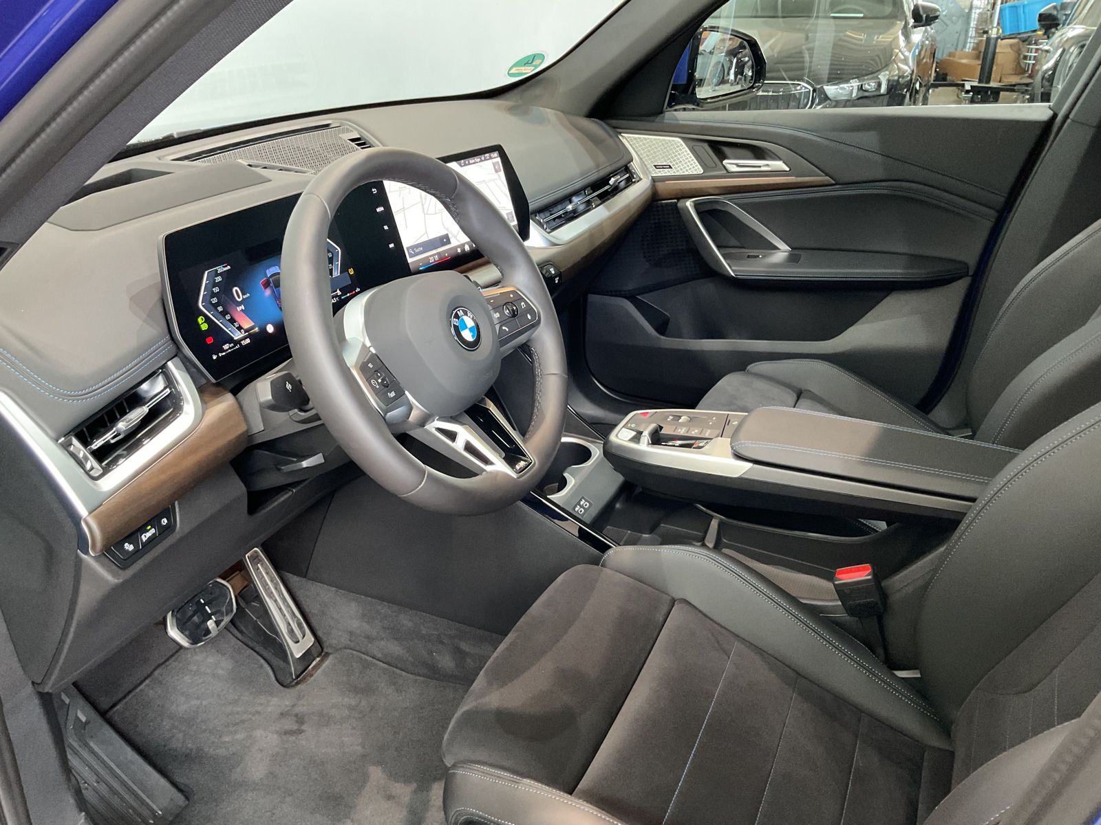Fahrzeugabbildung BMW X1 sDrive20i | M-Sportpaket | Panorama-Glasdach