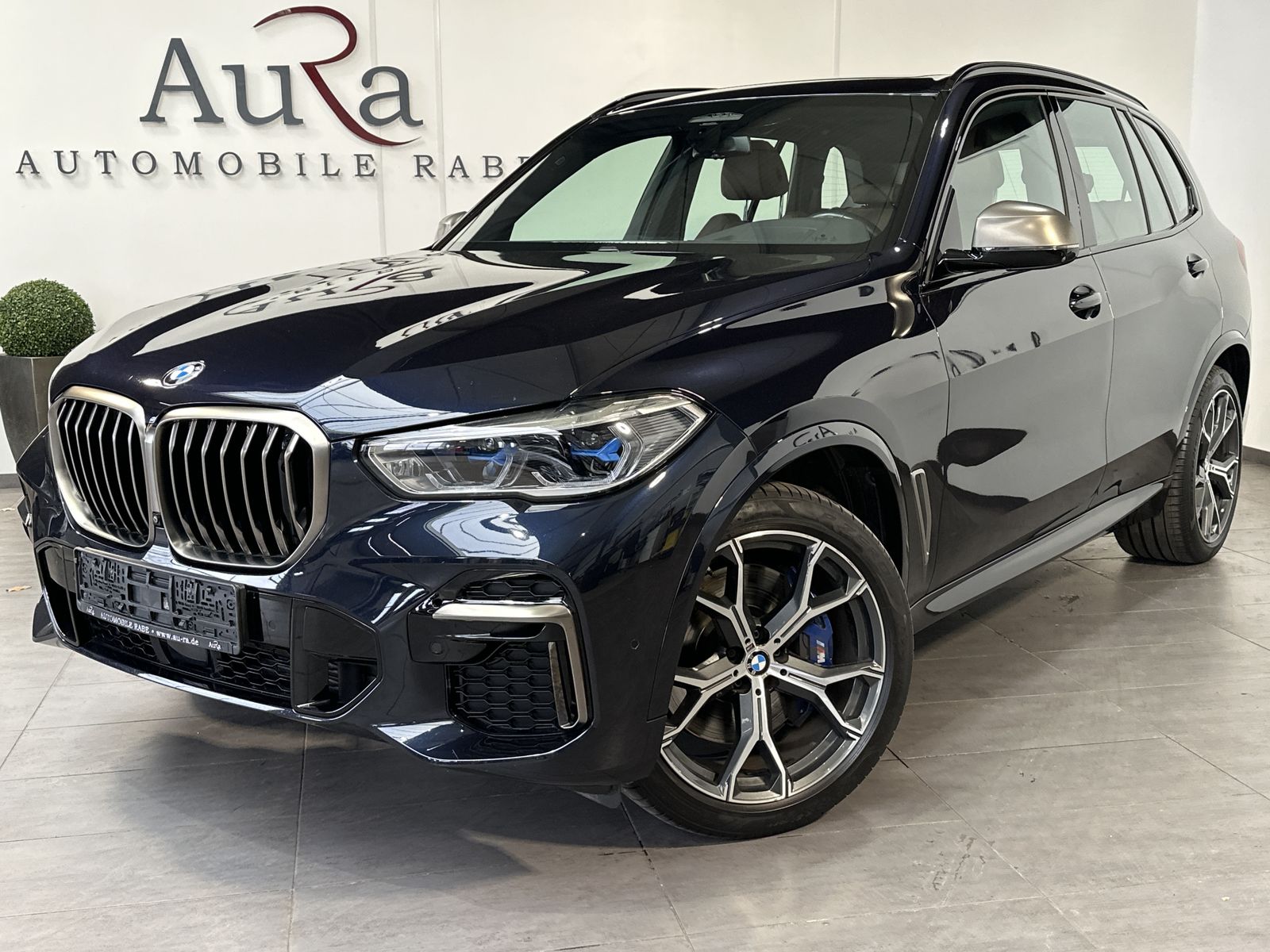 Fahrzeugabbildung BMW X5 M50i NAV+LASER+AHK+HEAD-UP+PANO+360°+ACC+21ZO