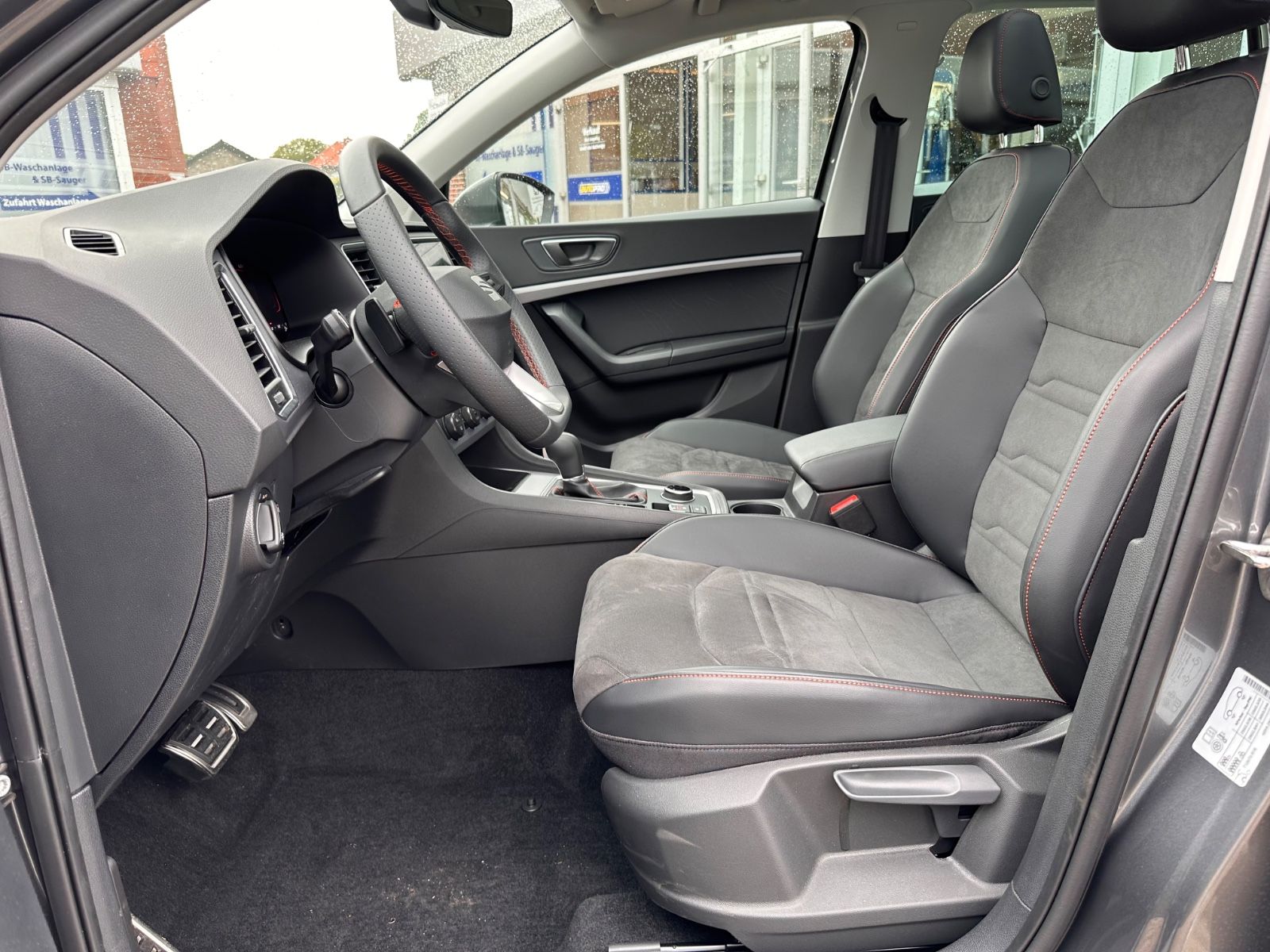 Fahrzeugabbildung SEAT Ateca FR 2.0 TDI DSG Pano/AHK/Navi/LED/ACC