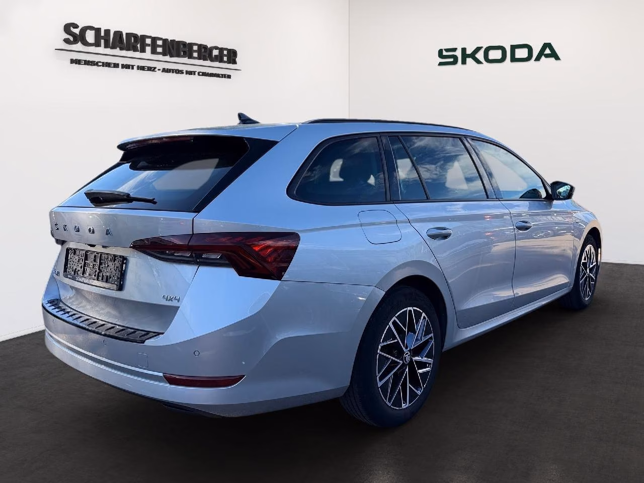Skoda Octavia Combi Clever 4x4 *AHK,ACC,Navi*