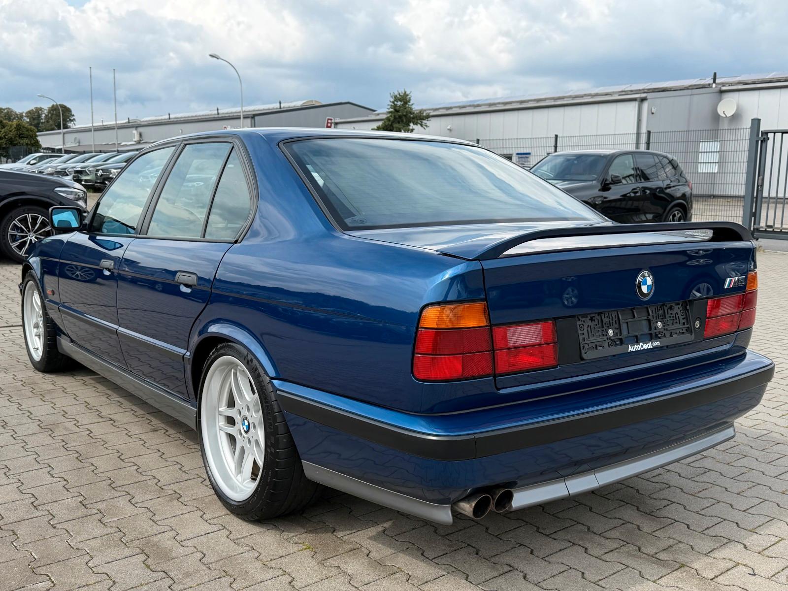 BMW M5 3.8 6 gang AVUS BLAU, 1 of 404