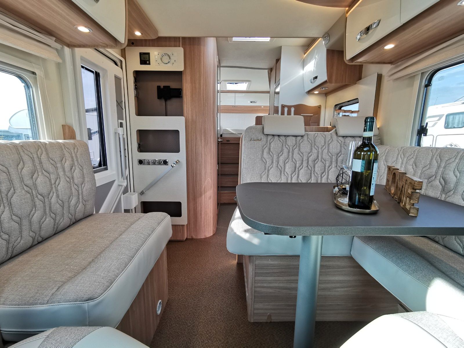 Fahrzeugabbildung Bürstner Limited T 726G  SUMMER SALE - SIE SPAREN 13.839€