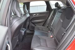 Fahrzeugabbildung Volvo XC60 D4 Schalter Momentum Pro*STDHZG*RFK*AHK*