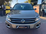 Volkswagen Tiguan 2.0TDI 4Motion*Aut*Webasto*Temp*AHK - Volkswagen Tiguan aus 2012 mit Diesel-Antrieb