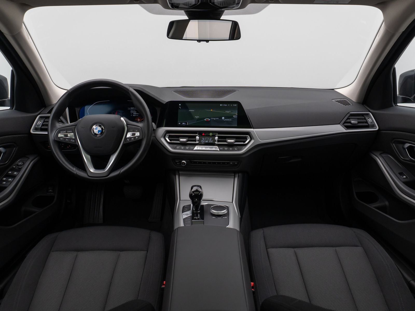 Fahrzeugabbildung BMW 320i Panorama DAB CockPitPr DrivAssist PDC Alarm