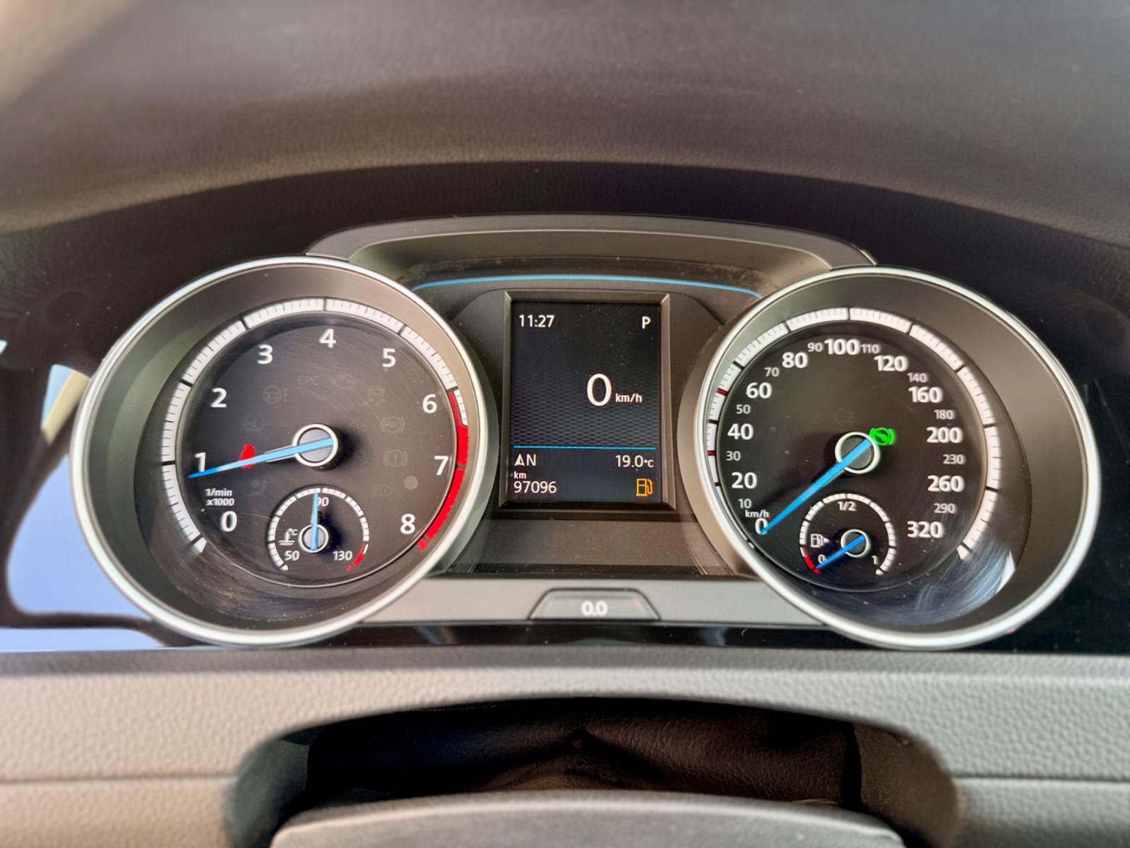 Volkswagen Golf VII Variant R 4Motion LED ACC DCC PANO
