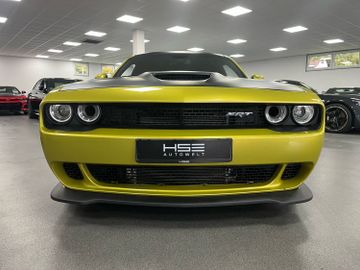 Dodge Challenger - 4