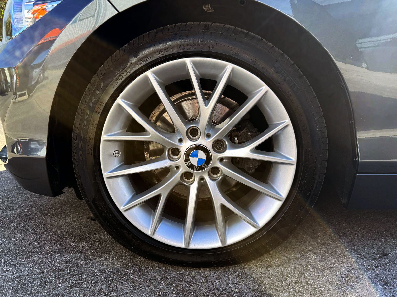 Fahrzeugabbildung BMW 118i 5-trg. Aut. Advantage LED TEMP PDC SHZ NAV