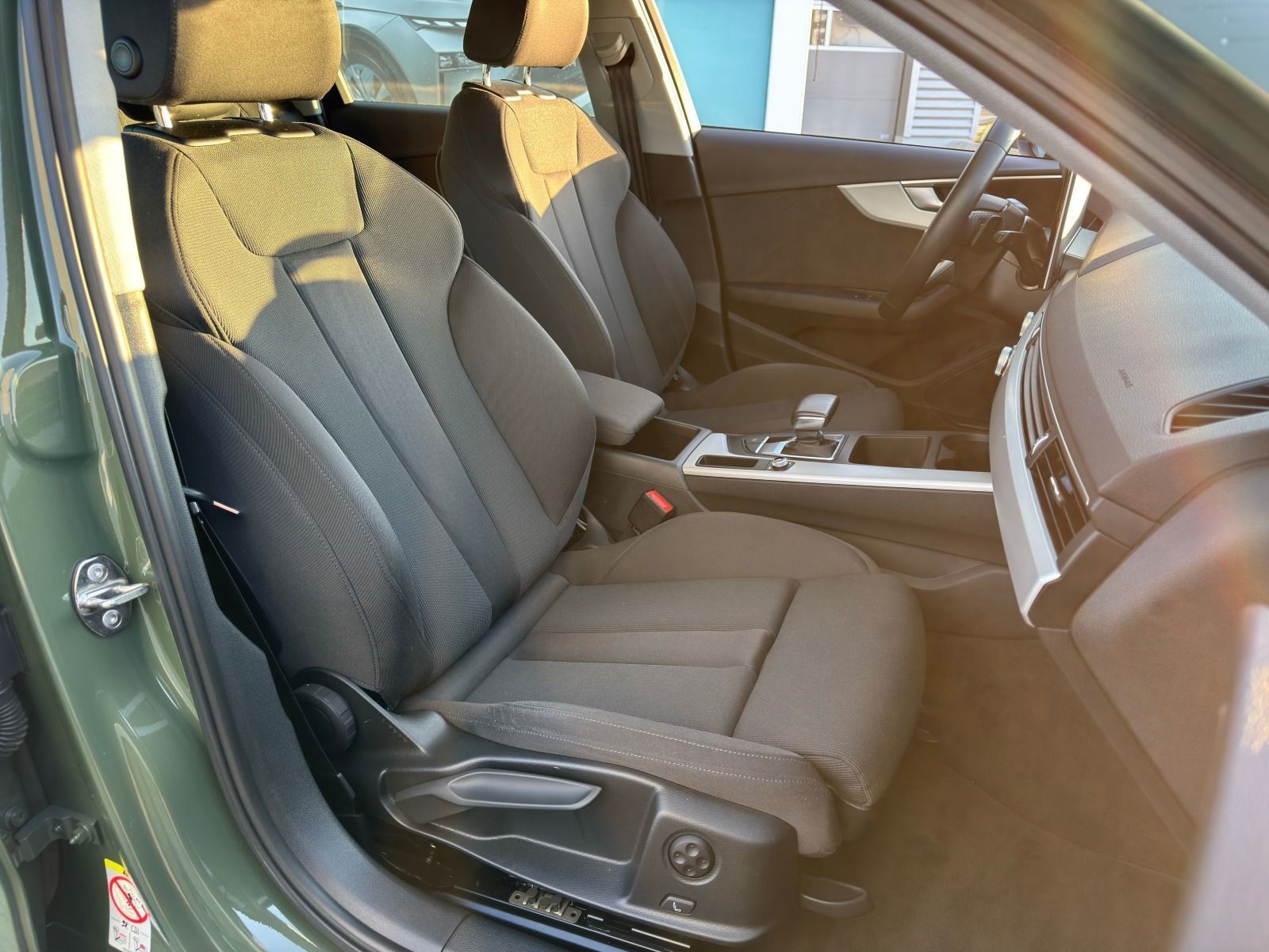 Fahrzeugabbildung Audi A4 Avant S line 204PS Stronic*LED*NAVI*Tour*Allw