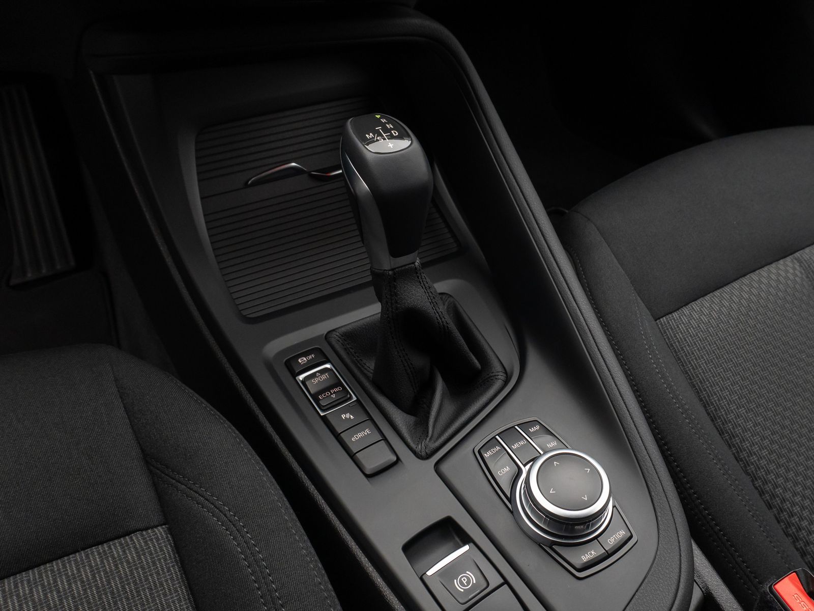 Fahrzeugabbildung BMW X1 xD25e Parkassist DAB Navi Geschwindigkeitsreg