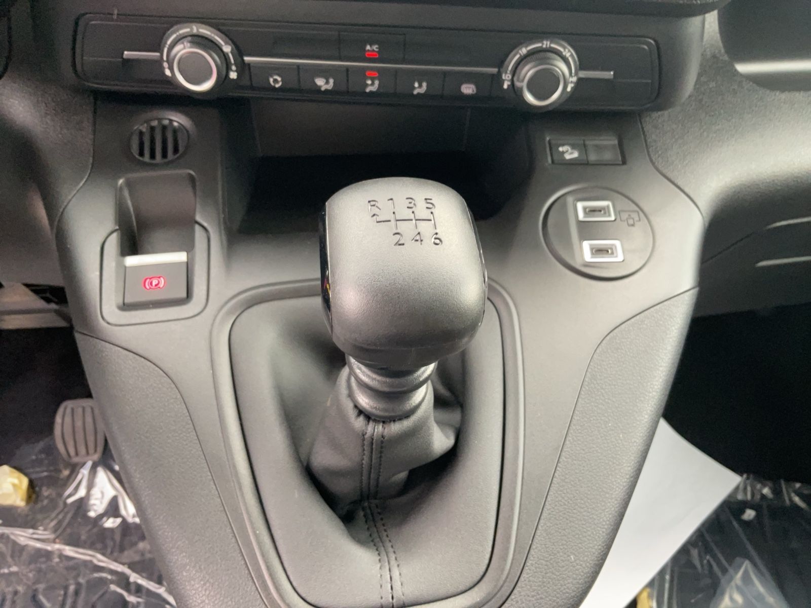 Fahrzeugabbildung Fiat Doblo L1 KaWa 1.5 131 PS MT + Winterpaket,Kamera