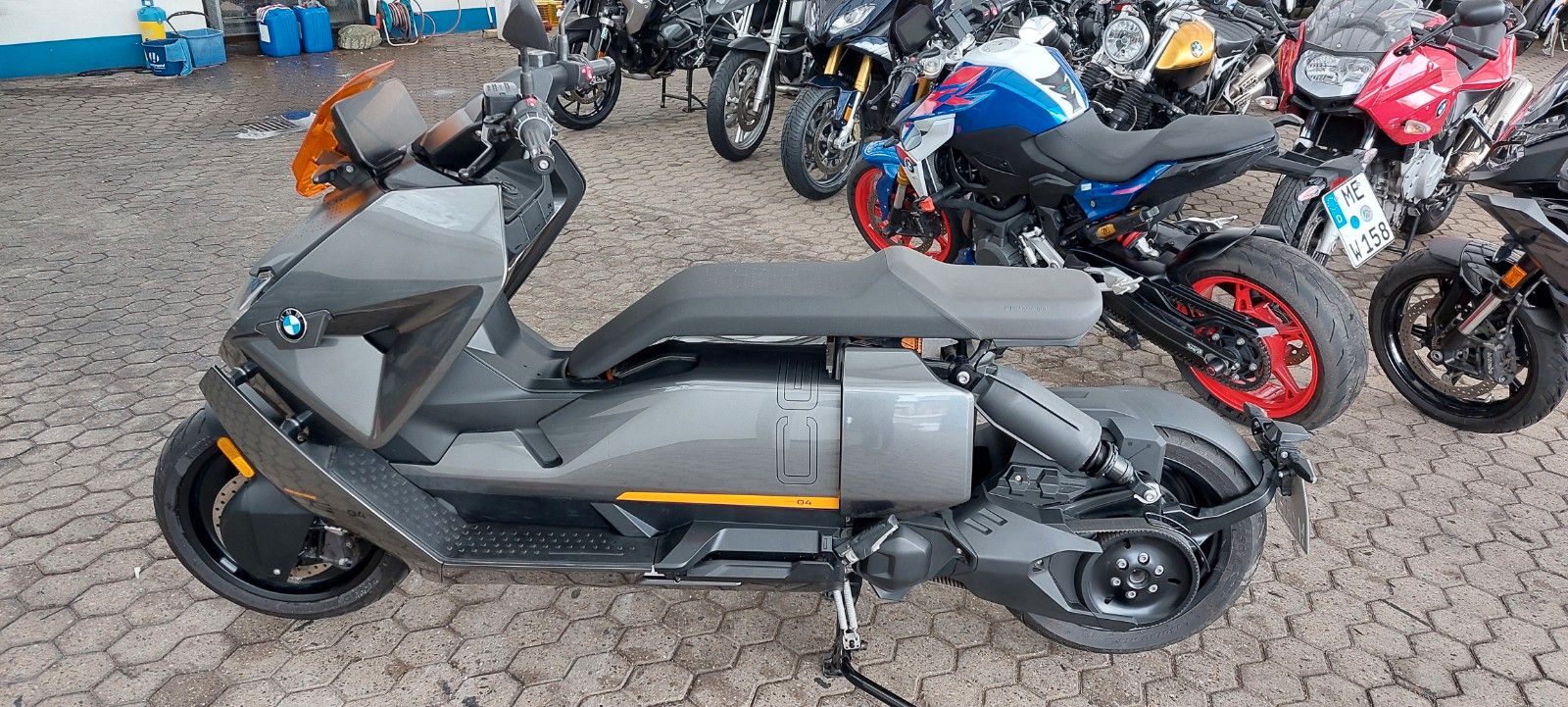 Fahrzeugabbildung BMW CE 04 Avantgarde   nur 1100 KM