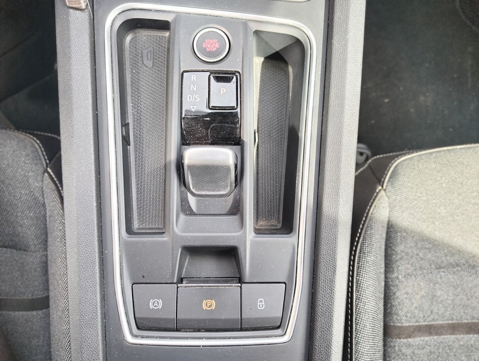 Fahrzeugabbildung SEAT Leon Sportstourer Xcellence 2.0 TDI DSG