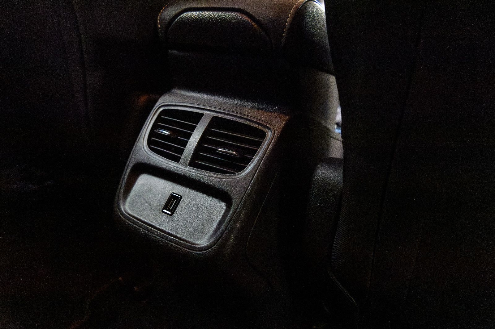 Fahrzeugabbildung Opel Grandland X /Navi+AHK+LED+Grip-Control+SH