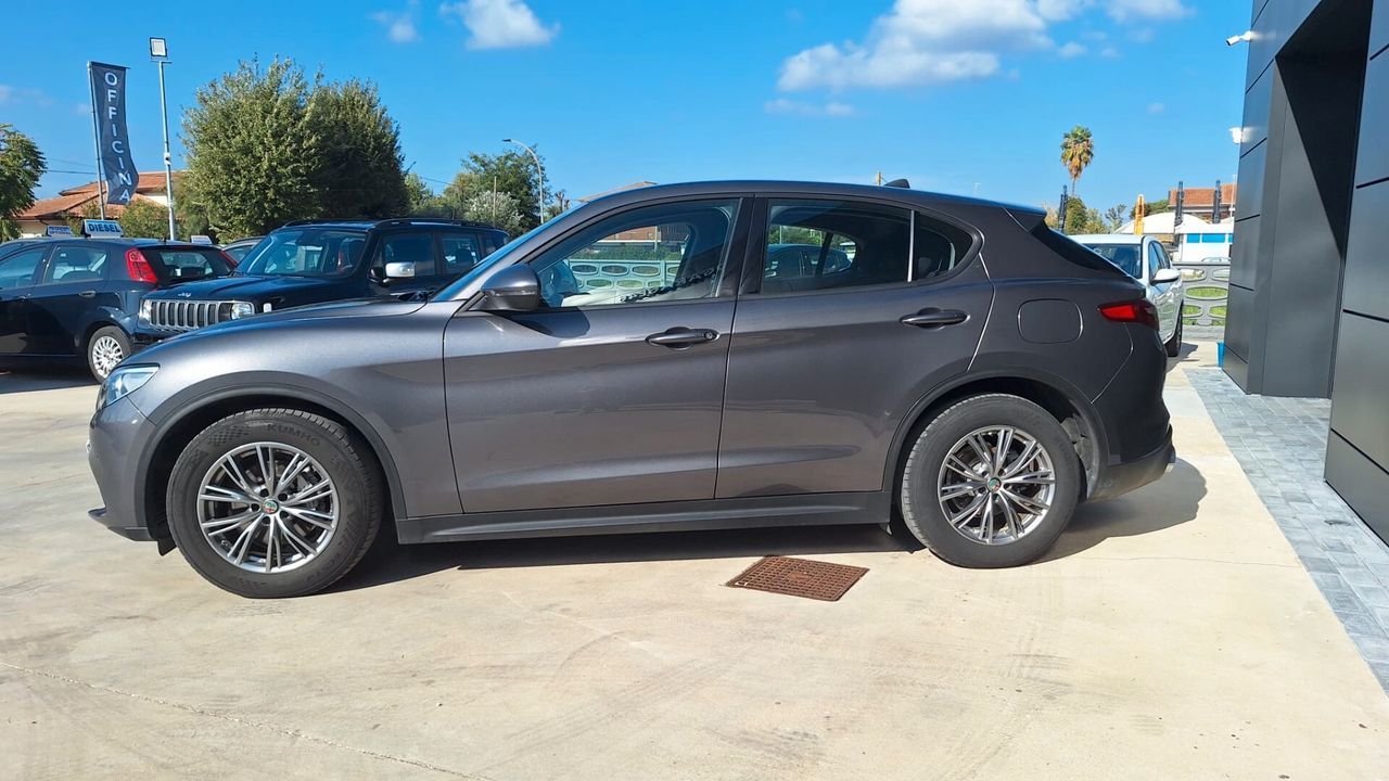 Alfa Romeo Stelvio 2.2 Turbodiesel 190 CV AT8 RW imagem 2