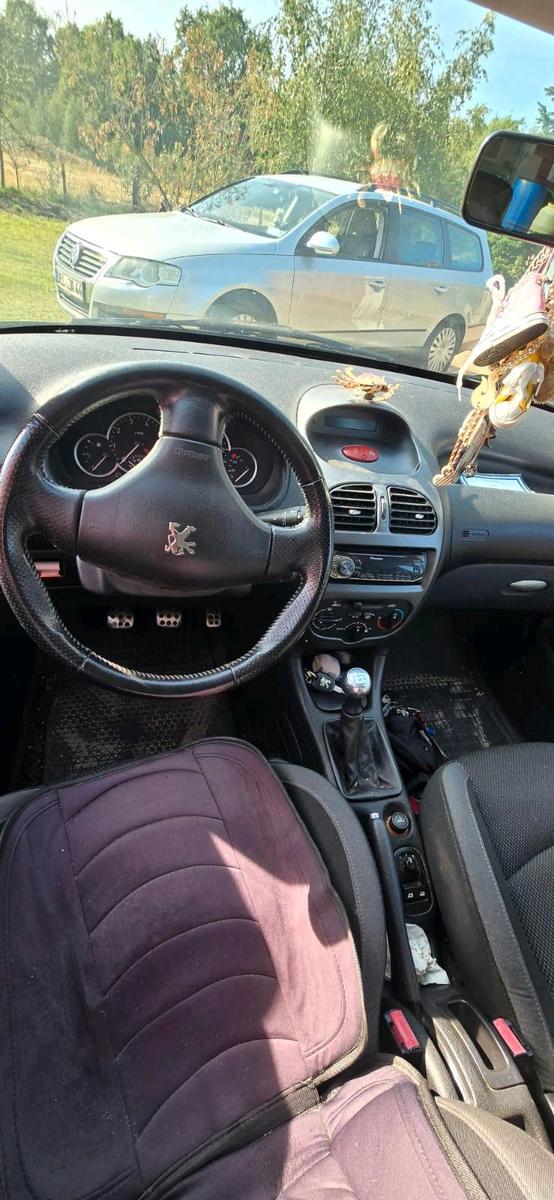 Peugeot  2007 — rear view