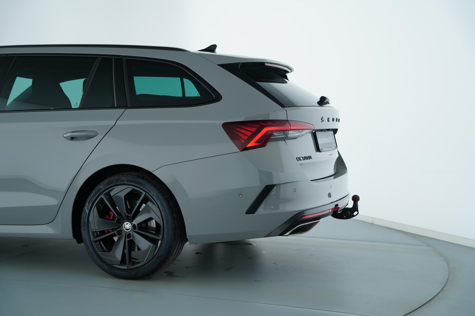 Skoda OCTAVIA COMBI RS 2.0TSI DSG HEAD-UP+SCHECKHEFT