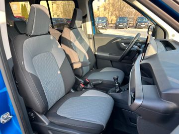 Ford Tourneo Courier Titanium Winterpaket 5JGarantie!