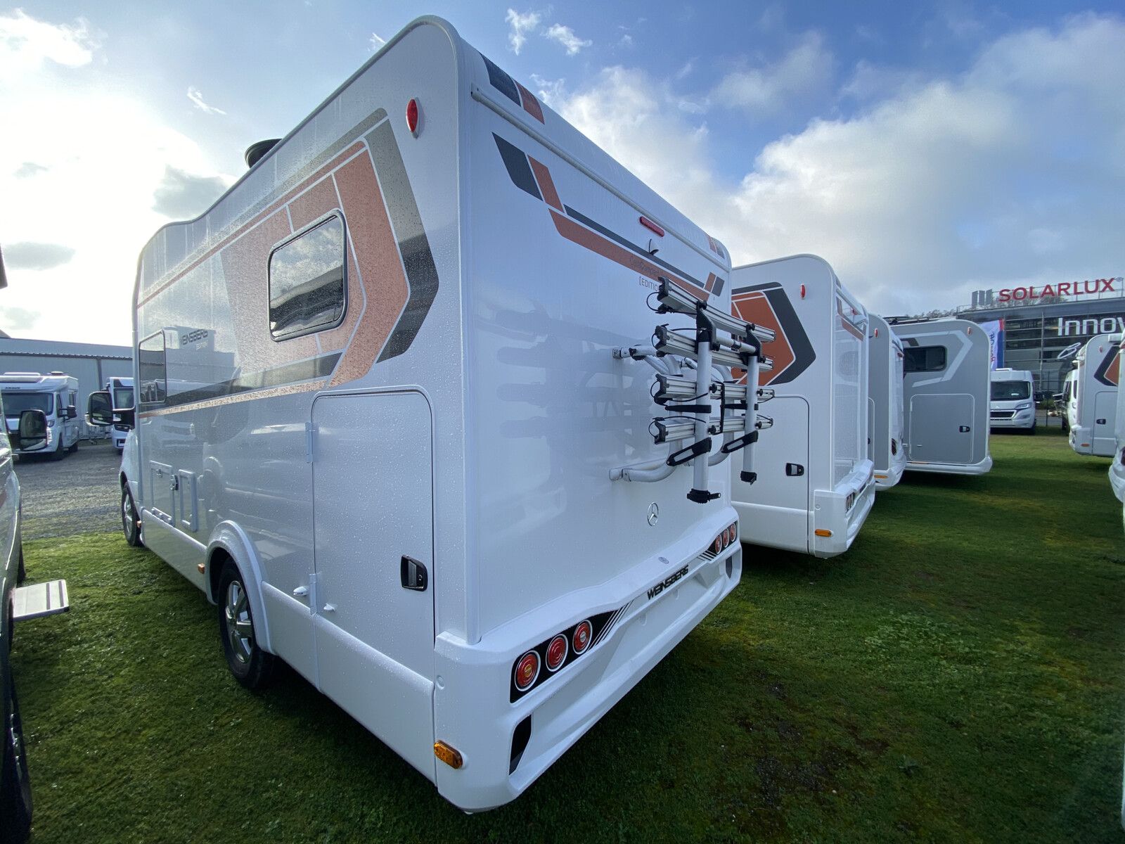 Fahrzeugabbildung Weinsberg CaraCompact Suite MB EDITION PEPPER 640 MEG