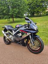 Honda CBR 900 RR Fireblade SC 44 - HONDA CB 900