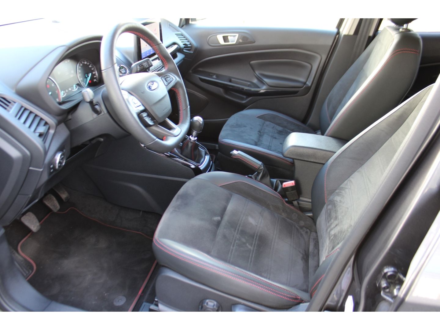 Fahrzeugabbildung Ford EcoSport ST-Line LED Navi B&O RFK GRA TWA Winter