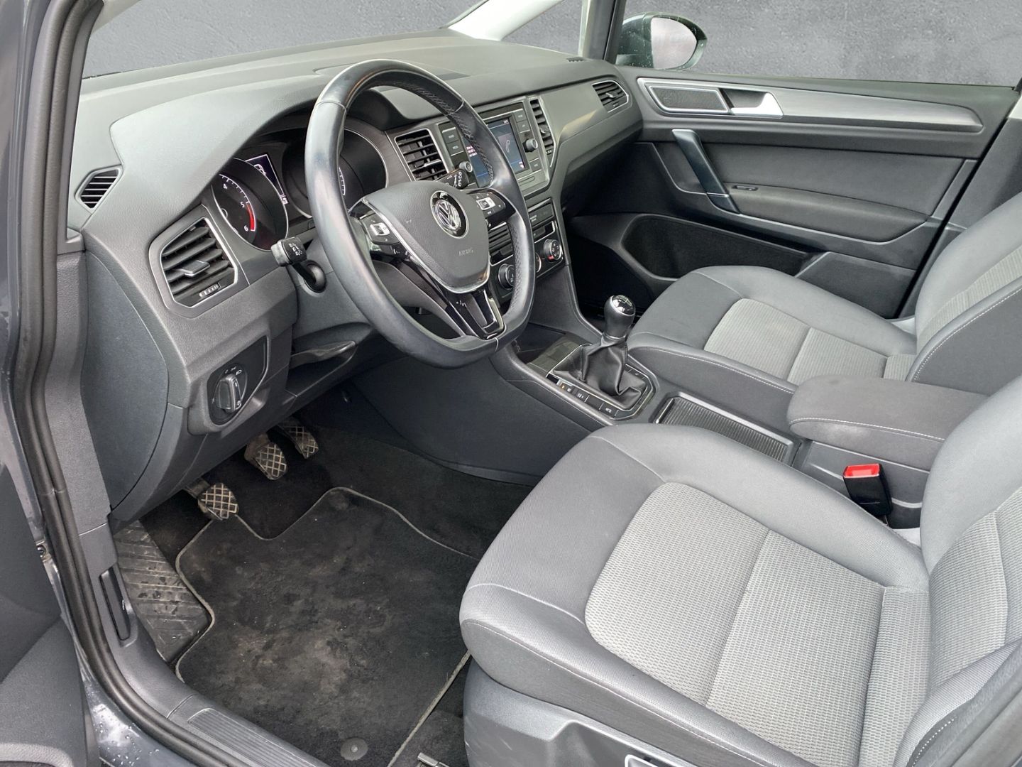 Fahrzeugabbildung Volkswagen Golf Sportsvan VII Comfortline 1.6 TDI BMT Start