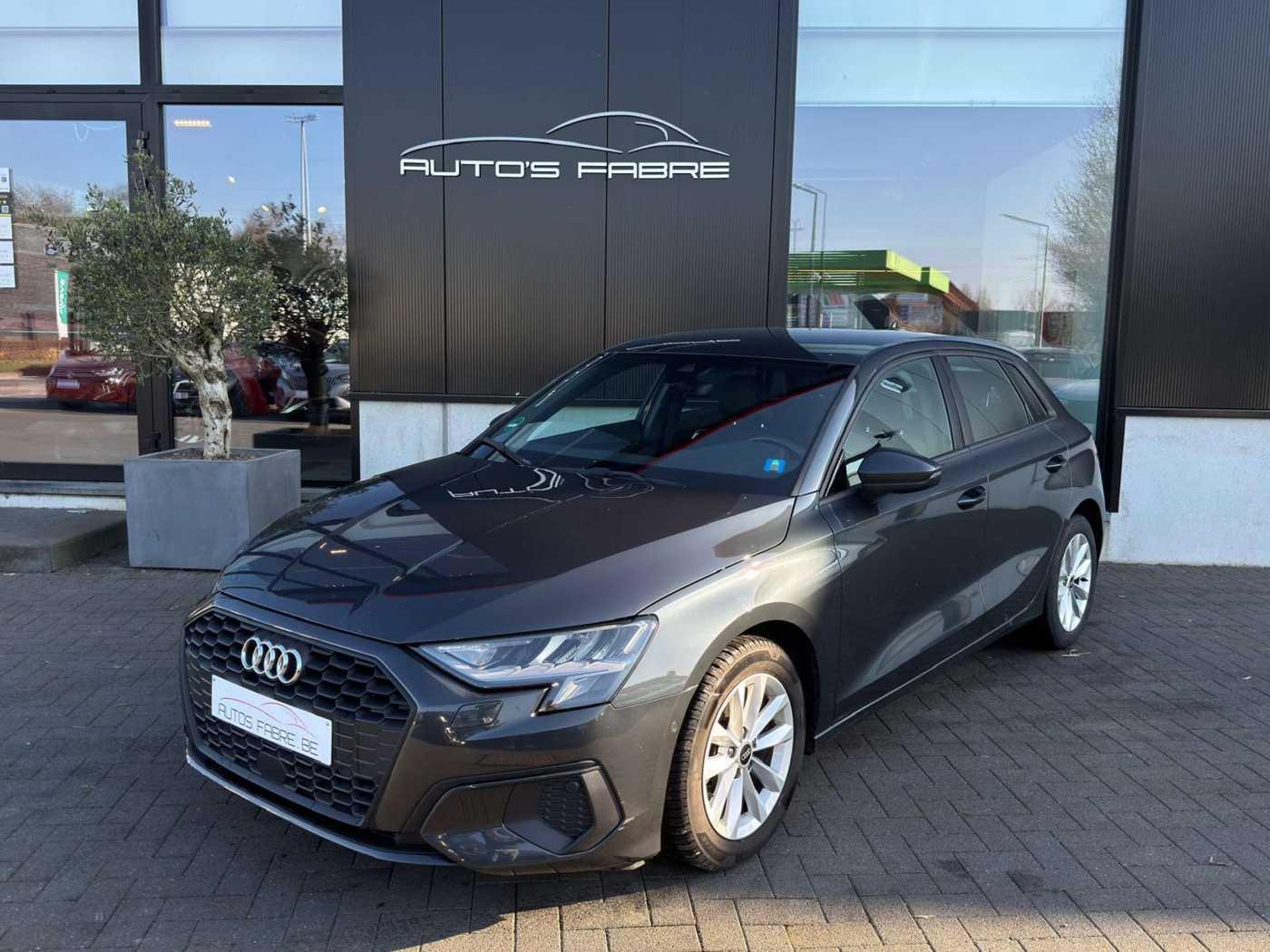 Audi A3 30 TSI 5 deurs S-Tronic Sport Line Leder  !!!