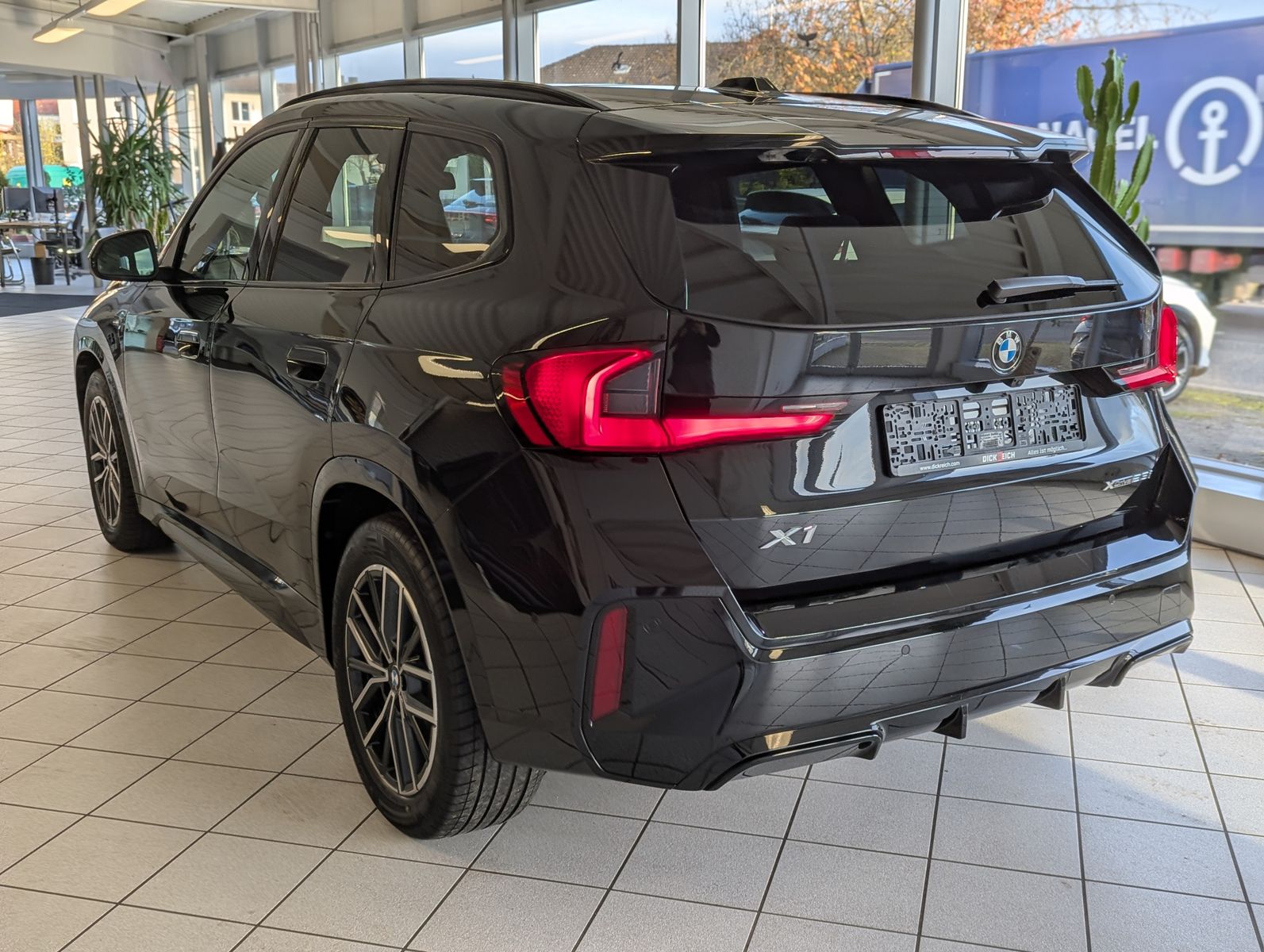 Fahrzeugabbildung BMW X1 23 i M-Sport Innovat.-Comfort-Paket Pano AHK