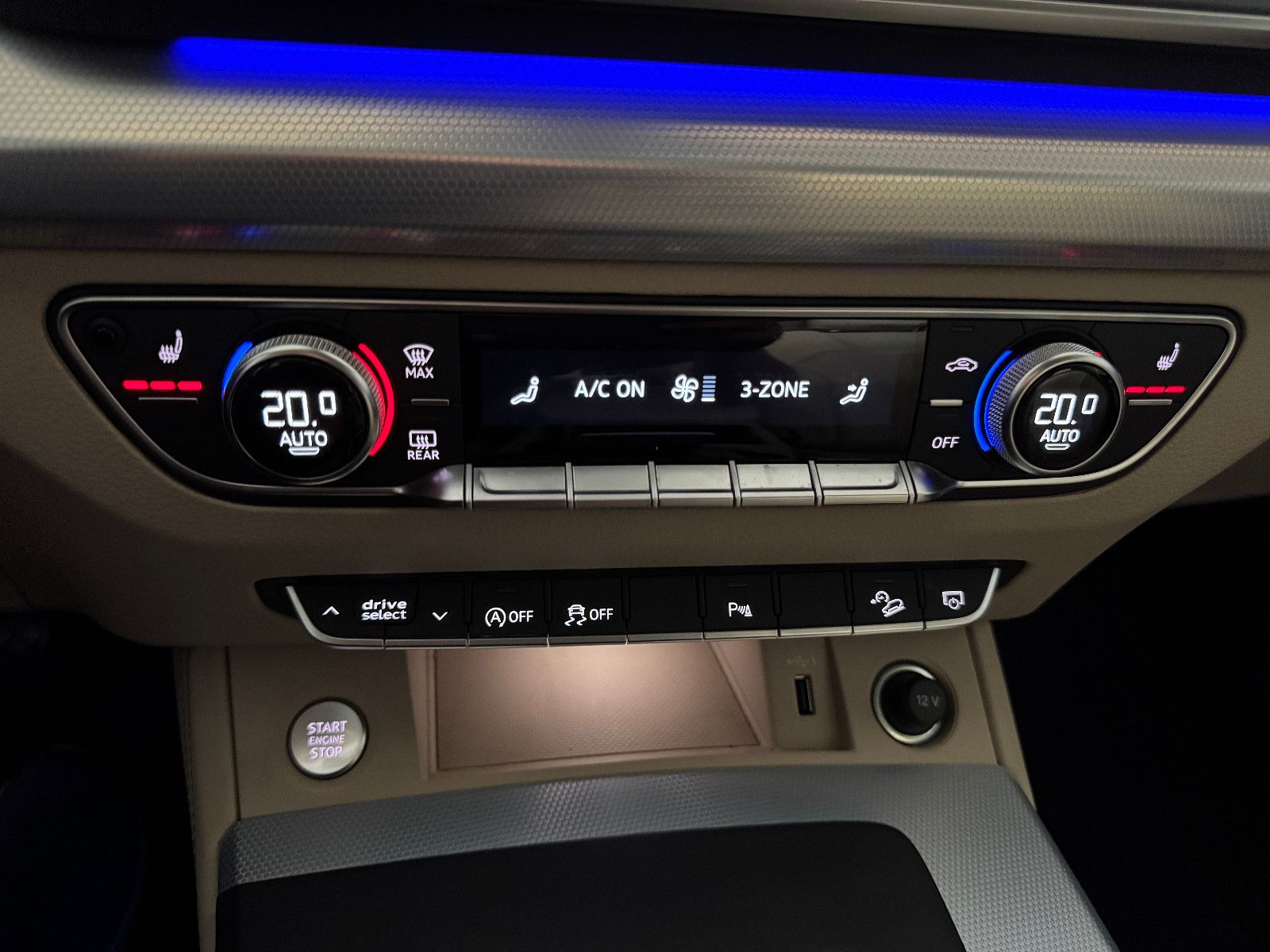 Fahrzeugabbildung Audi Q5 TDI 4X4 ADVANCED SPORT PANO MATRIX B&0 VOLL