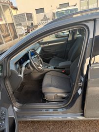 Volkswagen Golf - 11