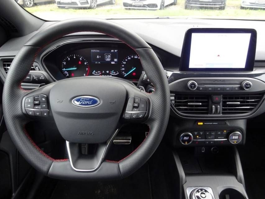 Fahrzeugabbildung Ford Focus 1,5 EcoBoost ST-Line Navi AHK