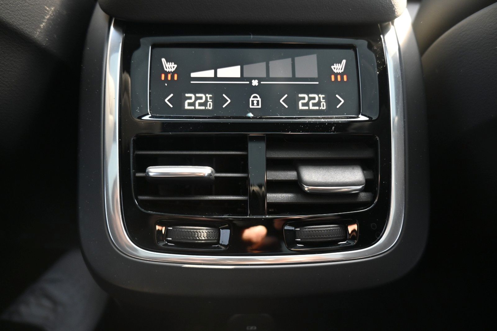 Fahrzeugabbildung Volvo XC90 T8 AWD Ultimate Dark*STDHZG*360°*LUFT*0,5%