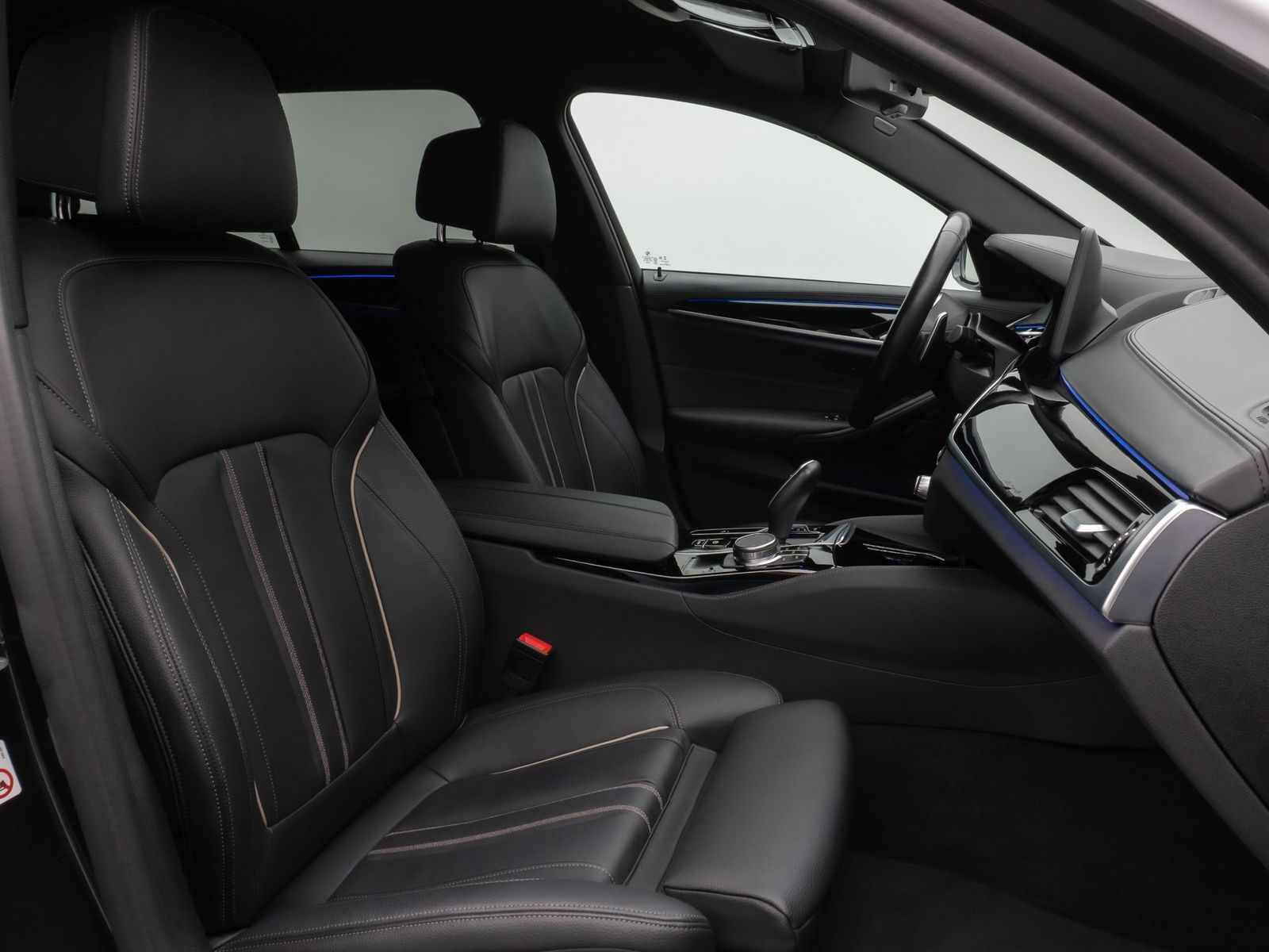 Fahrzeugabbildung BMW 520i M Sport Kamera DAB AHK Alarm Komfort 19Zoll