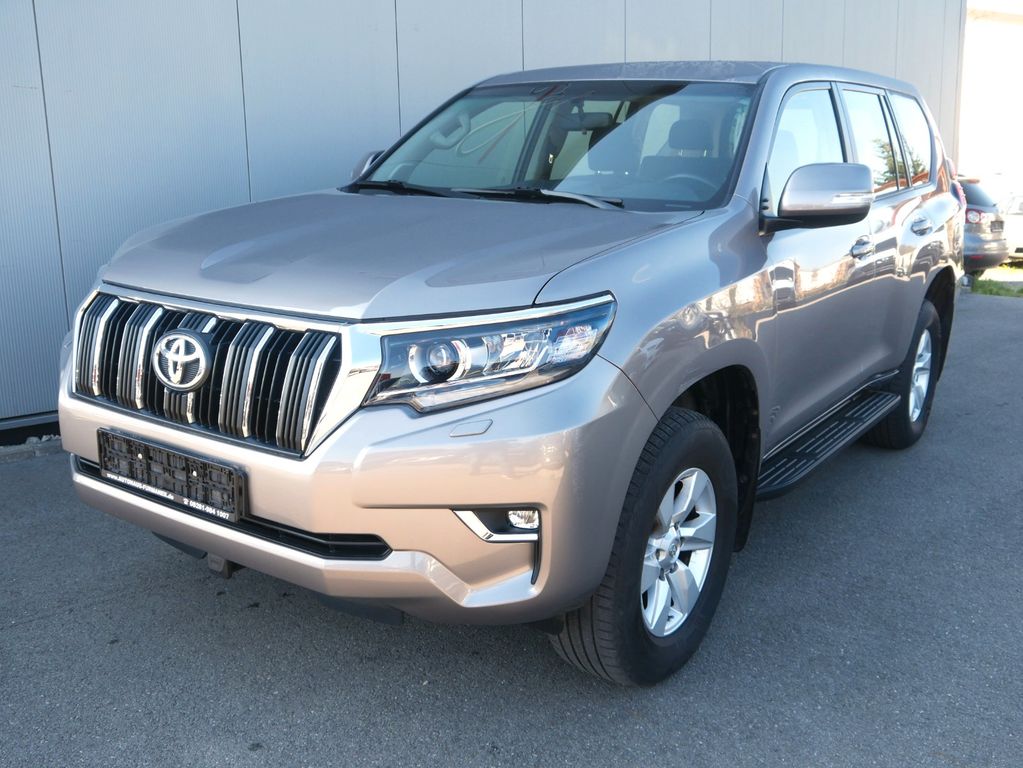 Image of Toyota Land Cruiser