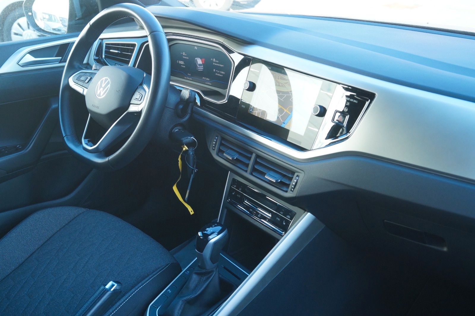 Fahrzeugabbildung Volkswagen Taigo Move 1.0 TSI 7-Gang DSG *TÜV neu