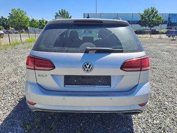 Volkswagen Golf - 6